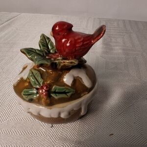 Source Unknown Red and Green Bird Accent